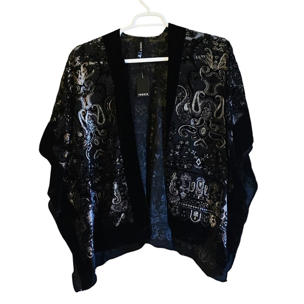 Torrid black and silver Ruana velvet burnout cape cardigan nwt OS